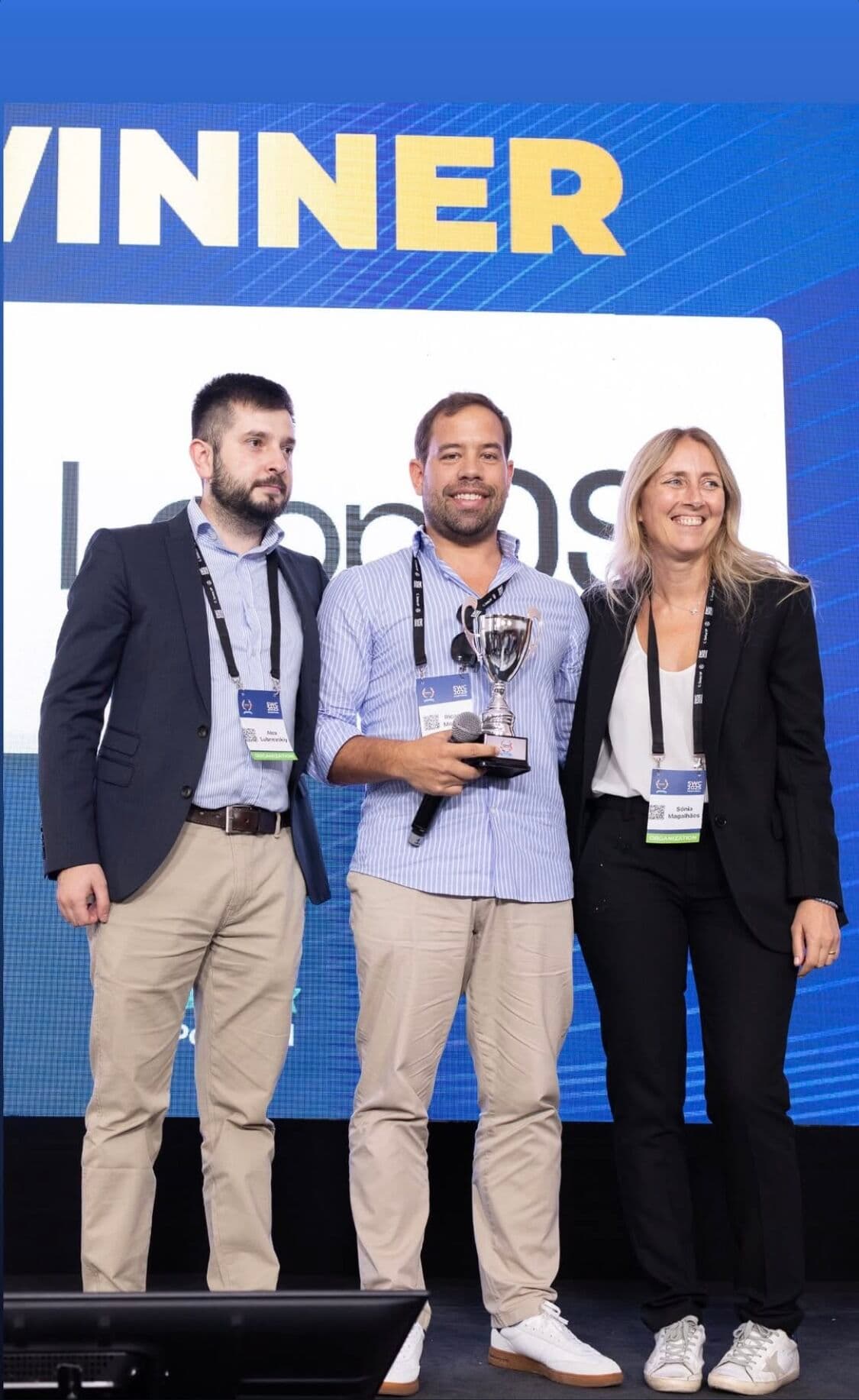 LoopOS remportant l’édition portugaise de la Startup World Cup.